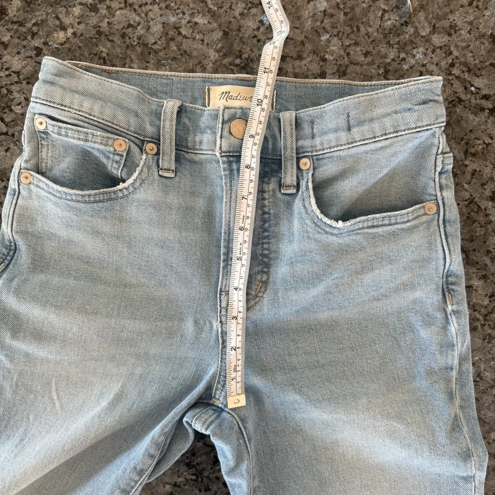 MADEWELL Perfect Vintage 10” High Rise Jean in Ellicott Wash, Raw Hem, Size 25P - Picture 6 of 10